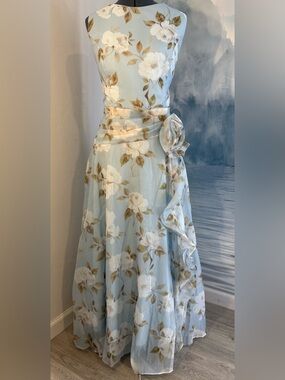 FEHAUTE Light Blue Floral Dress with White and Tan Accents 236